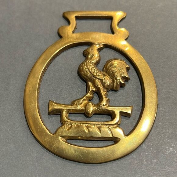 Vintage ROOSTER Horse Brass Medallion - Picture 1 of 2
